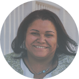 Headshot of Victoria.